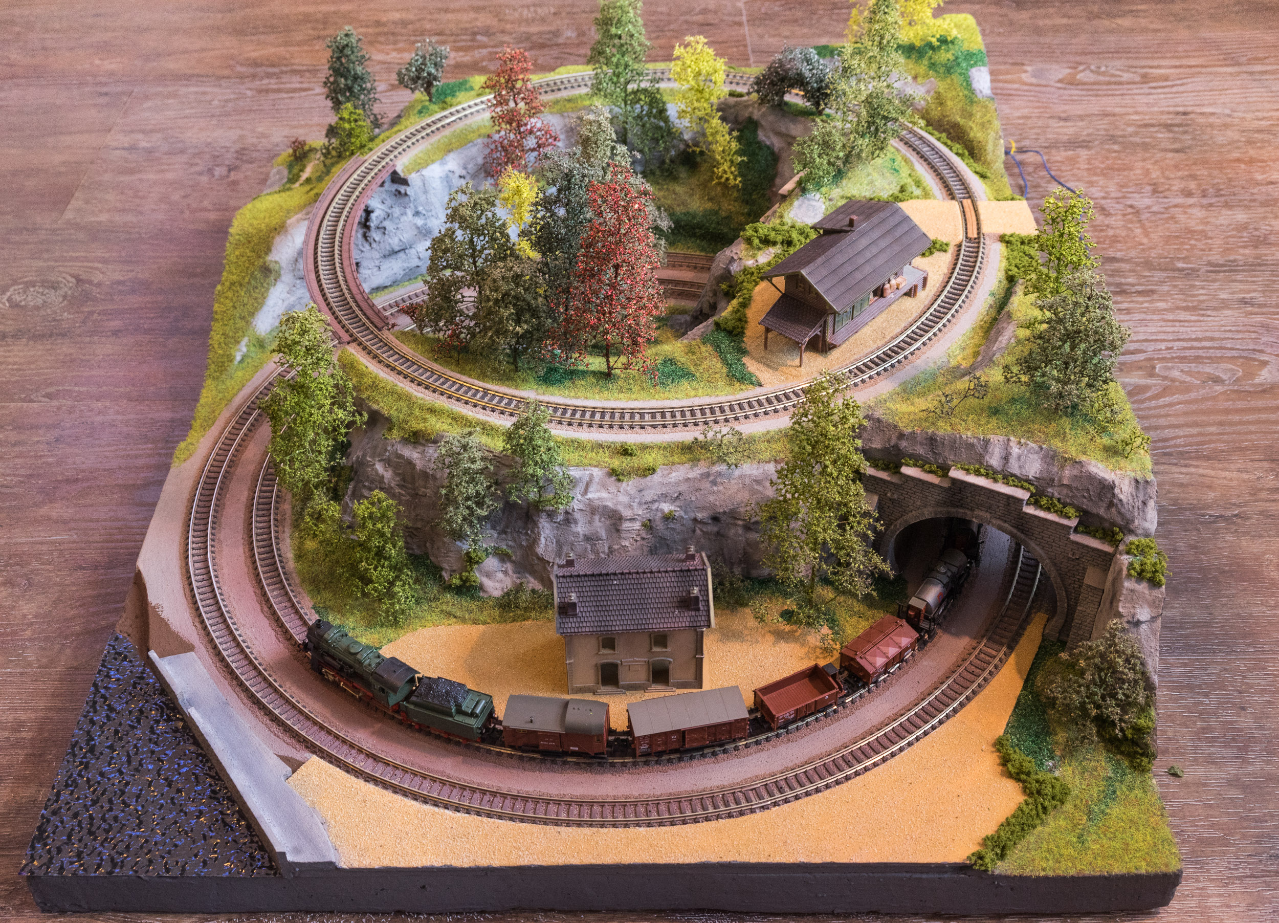 toy train track plans